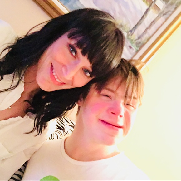 Meet your Posher, Jennifer - Picture 7 of 7